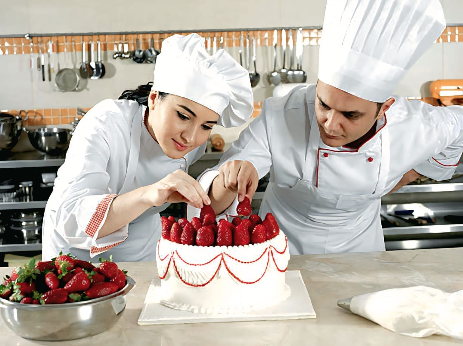 Proceso artesanal de creación de pasteles